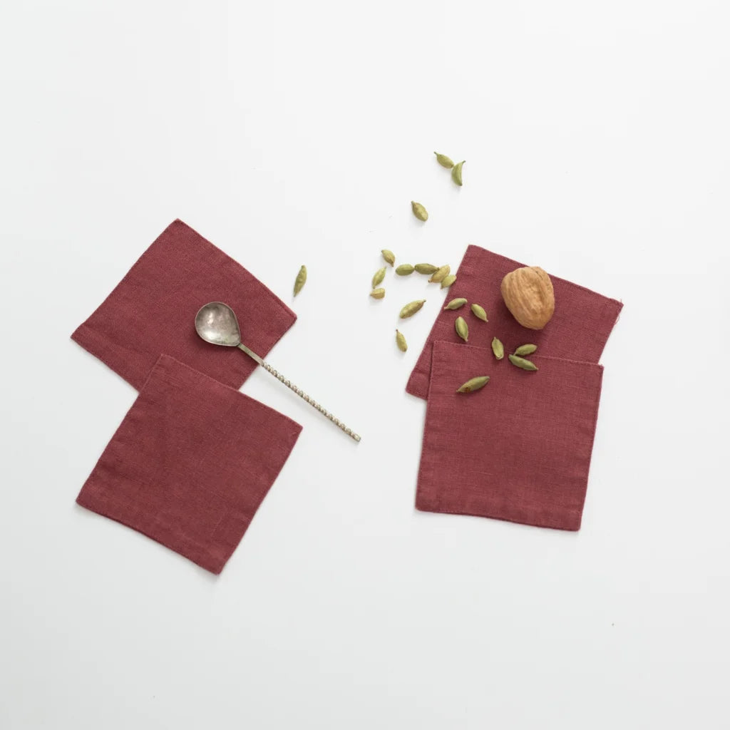 Leinen Untersetzer 4er-Pack in Weinrot Rot von Linen Tales Größe 15x15 cm