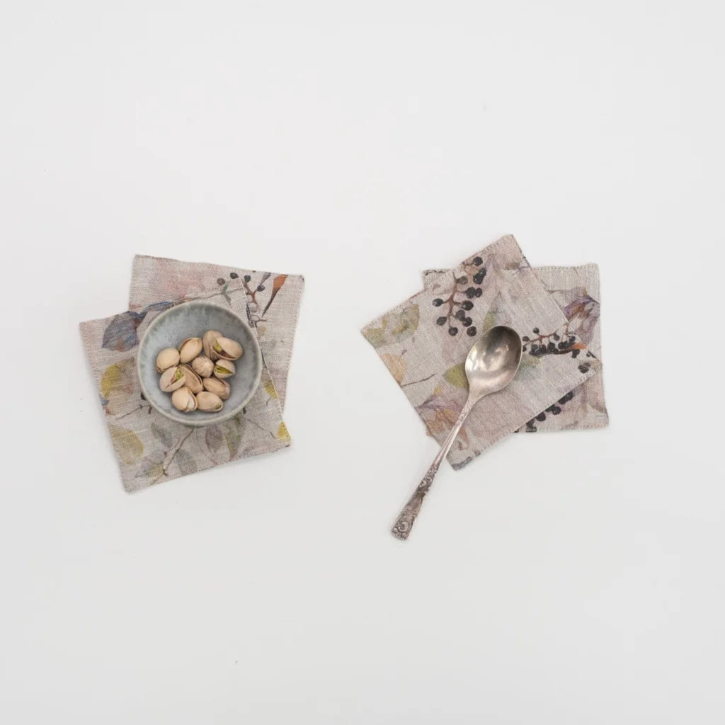 Leinen Untersetzer Blumen 4er-Pack in Creme+Flieder+Gelb Creme+Lila+Gelb Muster Blumen von Linen Tales Größe 10x10 cm