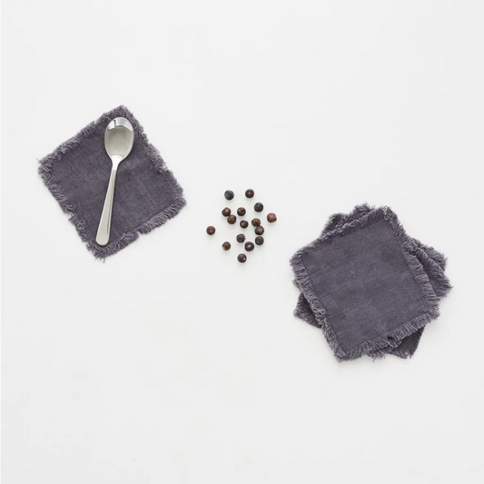 Leinen Untersetzer mit Fransen 4er-Pack in Anthrazit Grau von Linen Tales Größe 15x15 cm