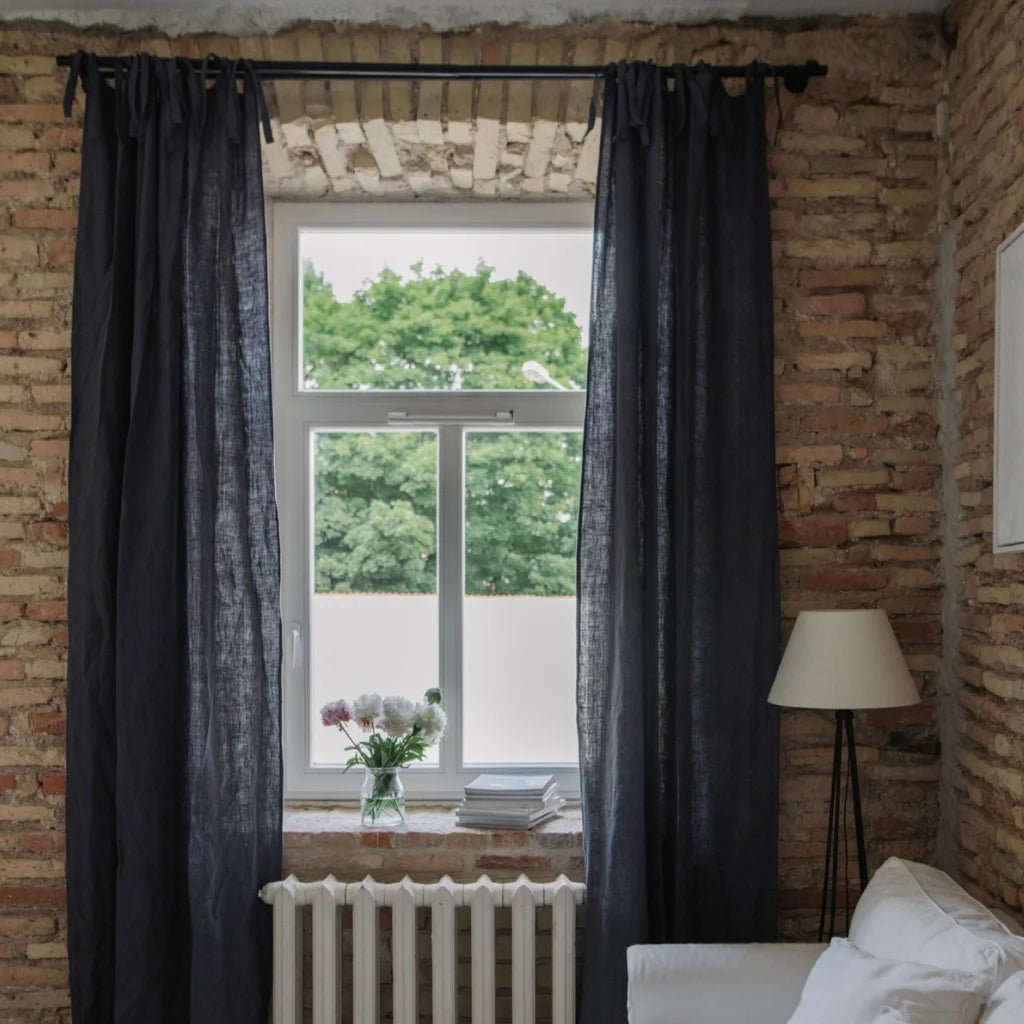 Leinen Verdunkelungsvorhang mit Schlaufen 2er-Set in Anthrazit Grau von Linen Tales Größe 140x330 cm