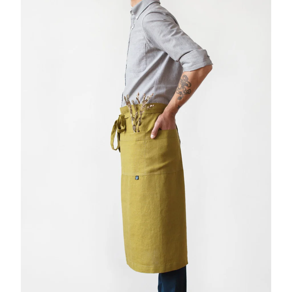 Leinen Vorbinder in Moosgrün Grün von Linen Tales Größe 105 cm breit+ 78 cm lang
