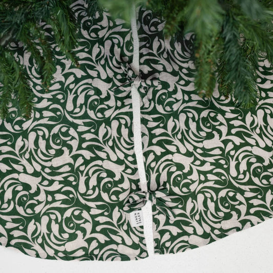 Leinen Weihnachtsbaumdecke Ranke in Grün+Beige Muster Ranke von Linen Tales Größe Ø 125 cm