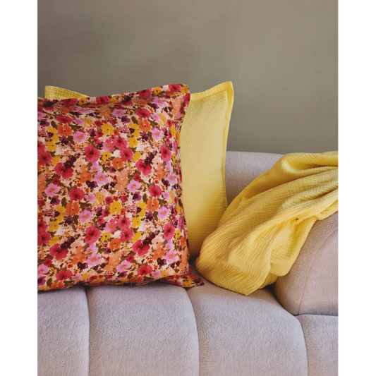 Musselin Kissenhülle Blumen in Rosa+Orange+Gelb Muster Blumen von hutch&putch Größe 50x50 cm