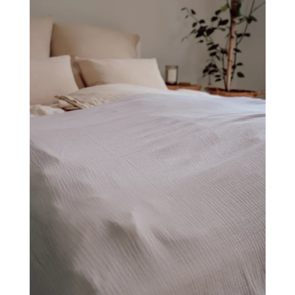 Musselin Tagesdecke in Stein Beige von hutch&putch Größe 160x260 cm