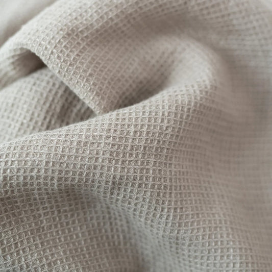 Waffelpiqué Badetuch in Beige von Linen Tales Größe 100x140 cm