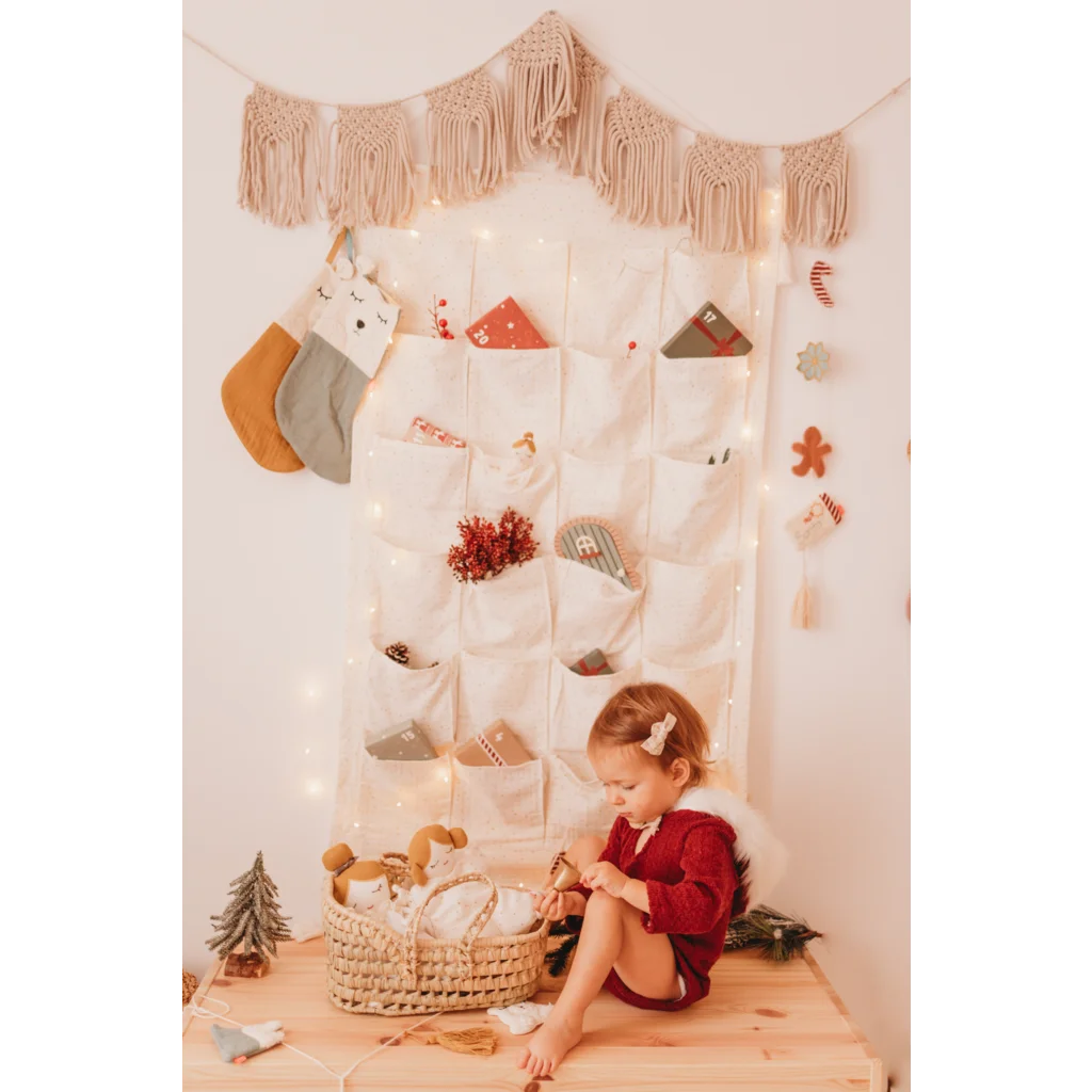 Bio Adventskalender Utensilo Sparkling in Creme Muster Sparkling von kikadu Größe 70x120 cm