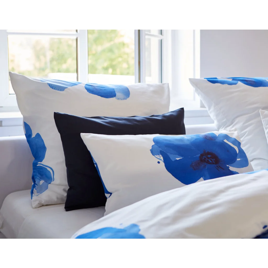 Bio Satin Bettwäsche Blaue Anemone Kissenbezug in Blau Muster Blaue Anemone von Cotonea Größe 40x80 cm