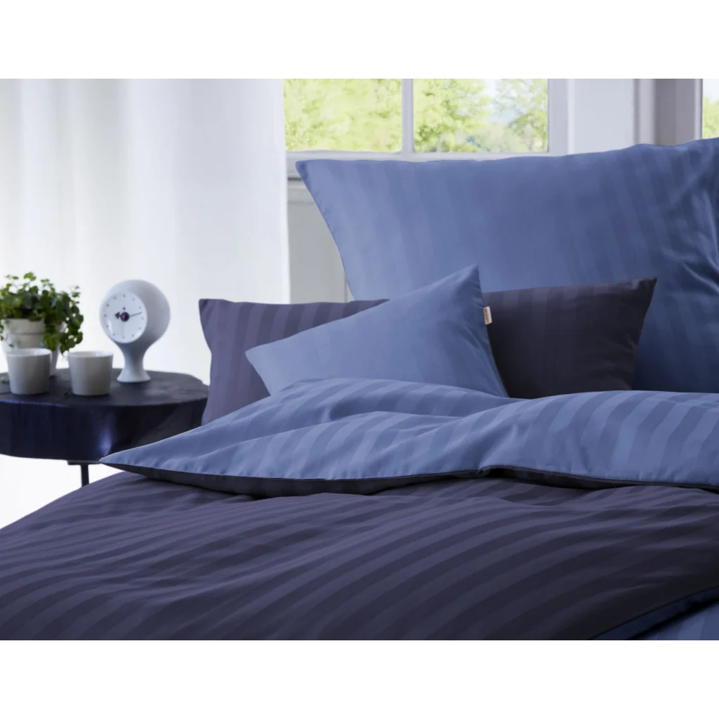 Bio Satin Wendebettwäsche Linea Kissenbezug in Dunkelblau+Lapis Blau von Cotonea Größe 40x40 cm