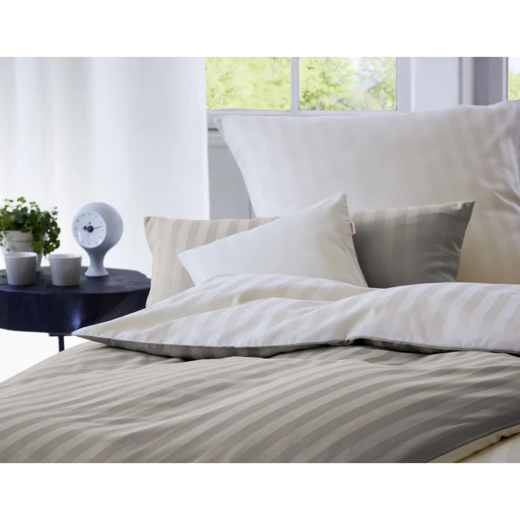 Bio Satin Wendebettwäsche Linea Kissenbezug in Muskat+Creme Beige+Creme von Cotonea Größe 40x40 cm