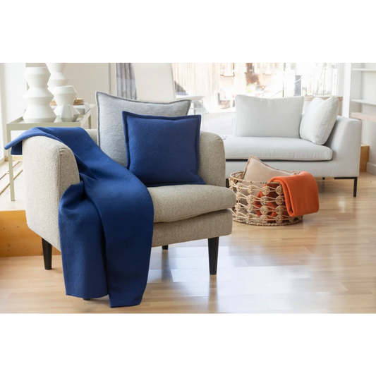 Bio Walk Decke in Marine Blau von disana Größe 135x200 cm