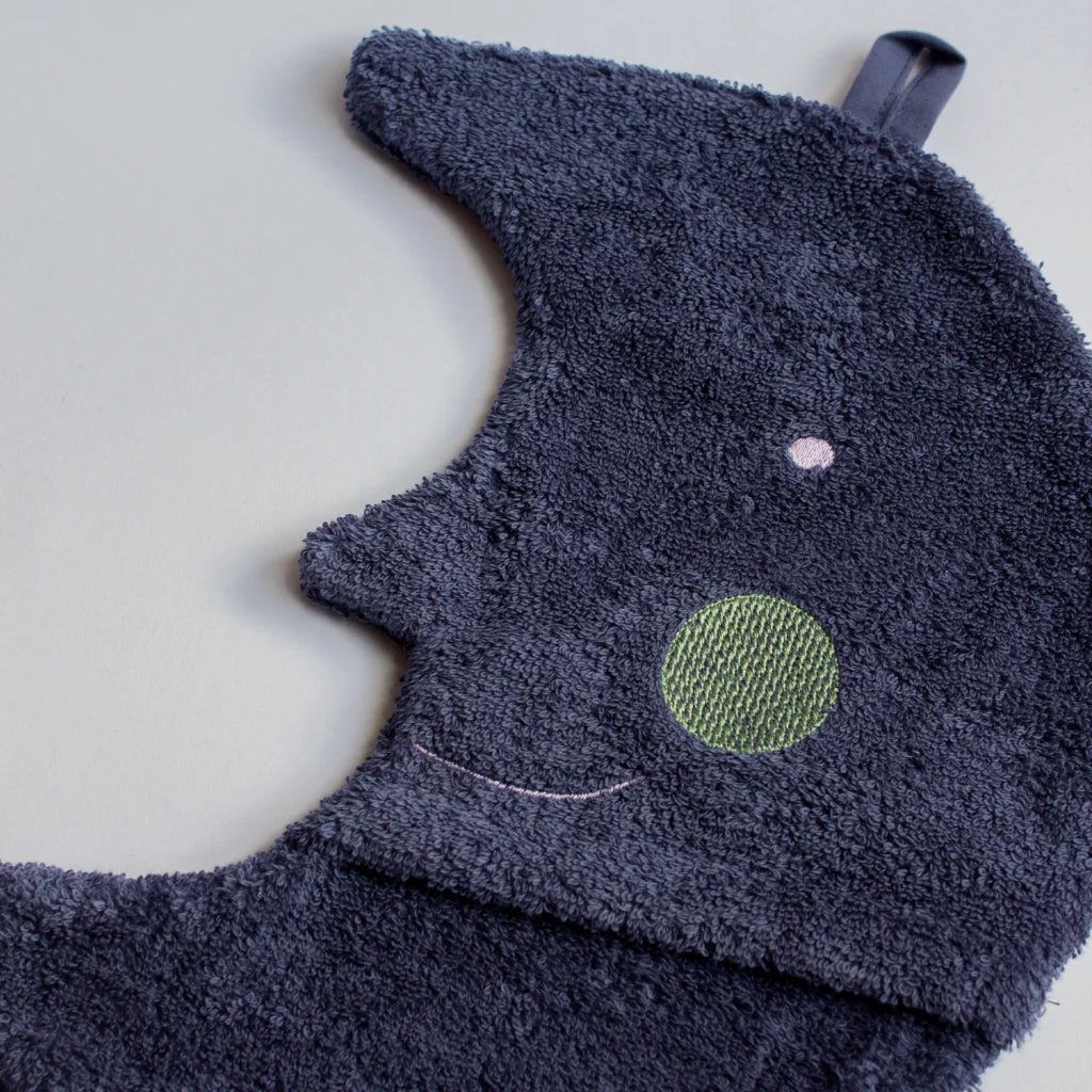 Frottier Baby-+Kinder-Waschhandschuh in Mond-Form in Dunkelblau Blau Muster Mond von KATHA covers Größe 28 cm