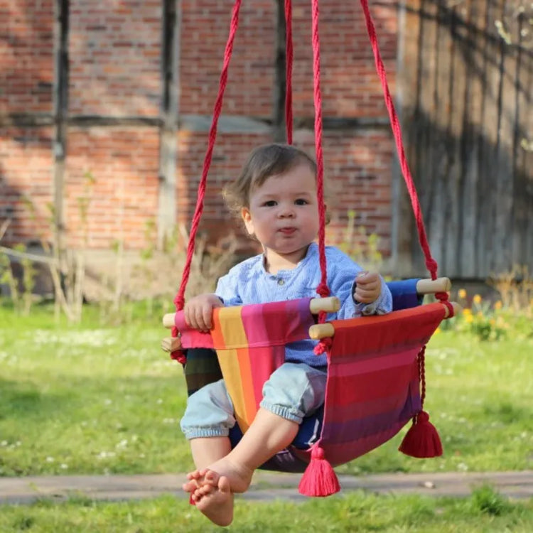 Baby-Schaukeln aus natürlichen Materialien wie Buamwolle