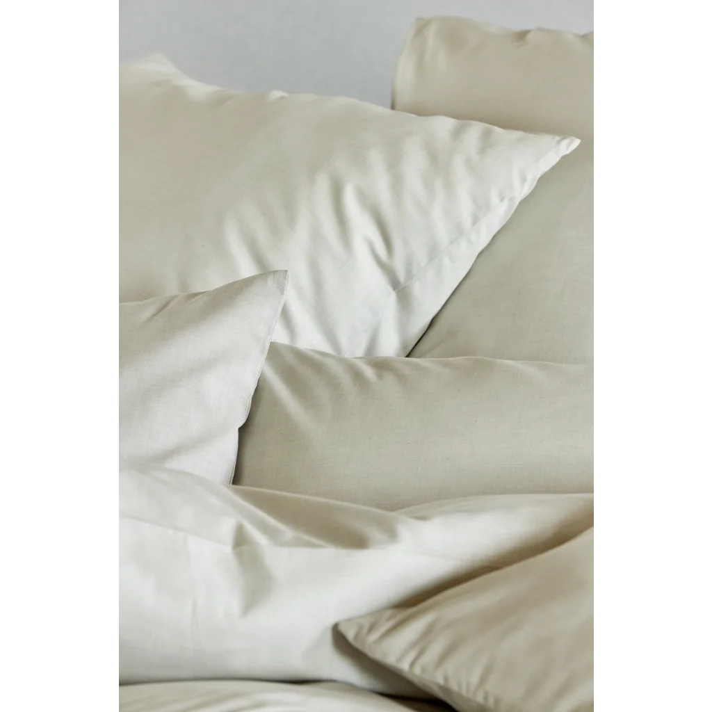 Bio Chambray Bettwäsche Nuance Garnitur in Muschel Beige von Cotonea Größe 155x220 + 40x80 cm