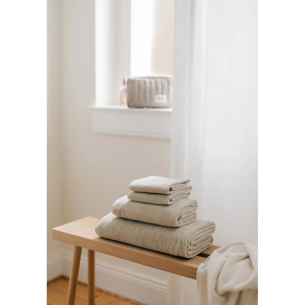 Bio Frottier Duschtuch in Beige von MELA home Größe 70x140 cm