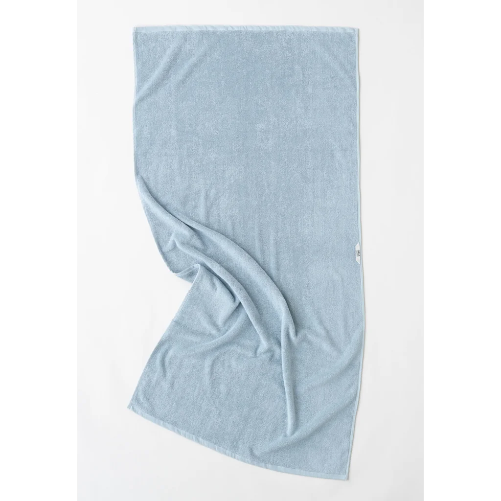 Bio Frottier Duschtuch in Himmelblau Blau von MELA home Größe 70x140 cm