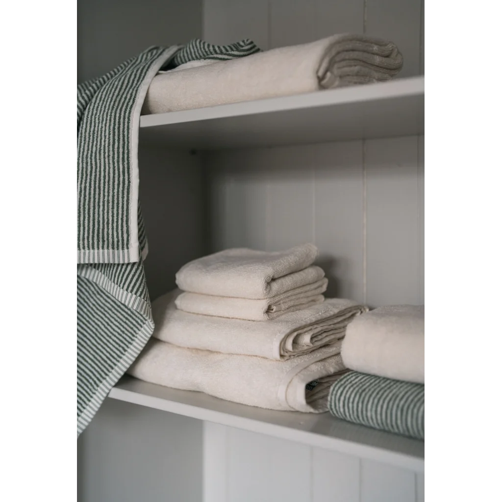 Bio Frottier Duschtuch in Weiß von MELA home Größe 70x140 cm