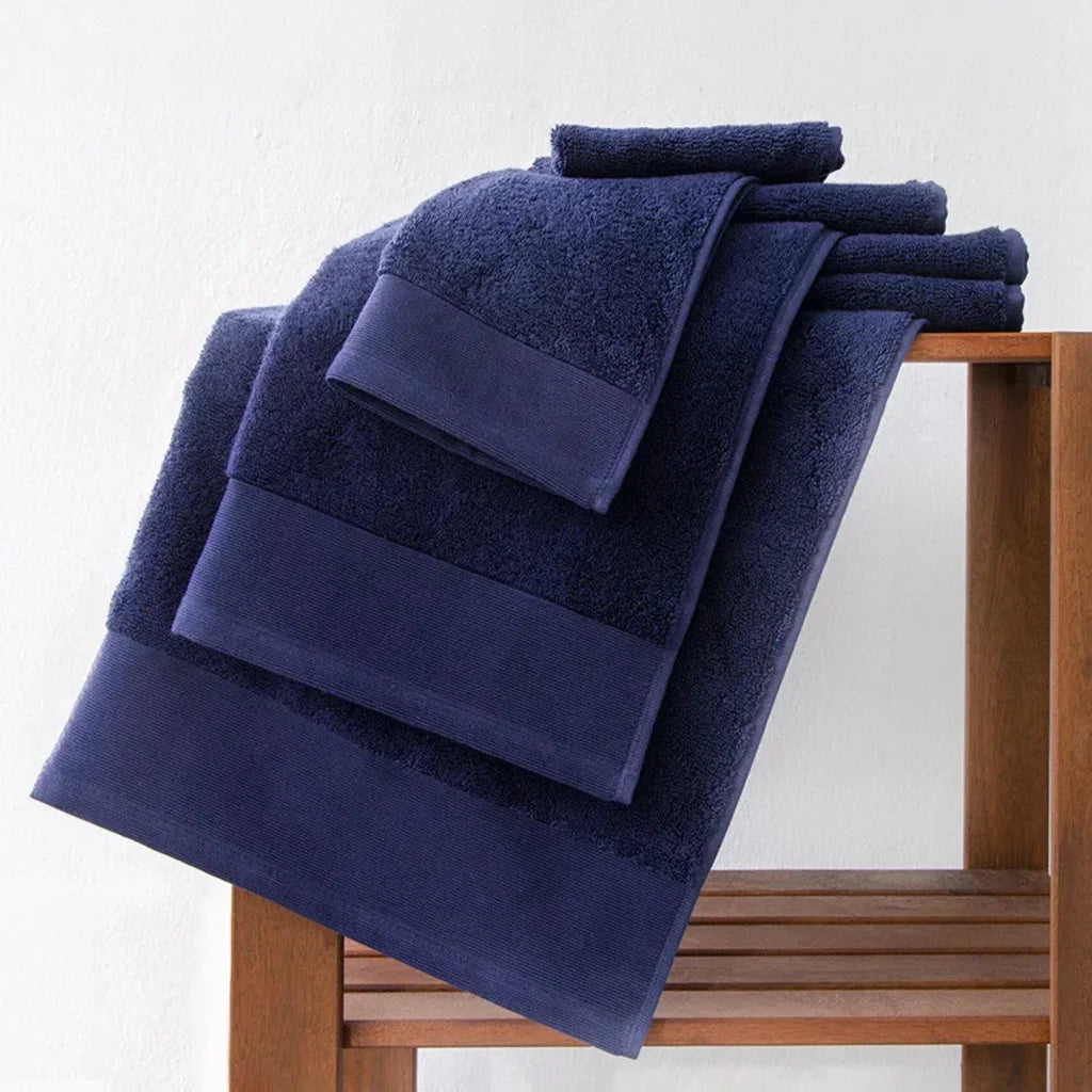 Bio Frottier Handtuch in Dunkelblau Blau von Jean&Len Größe 50x100 cm