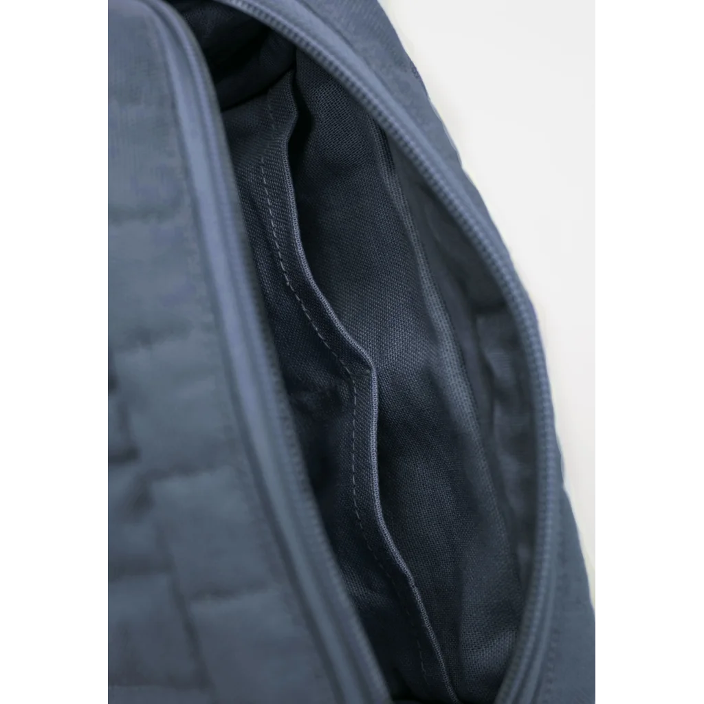 Bio Kosmetiktasche gepolstert in Rauchblau Blau von MELA home Größe Einheitsgröße
