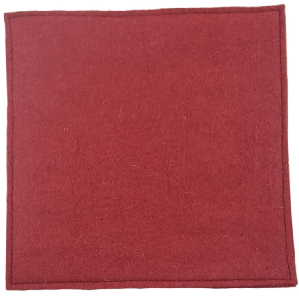 Filz Sitzkissen quadratisch in Dunkelrot Rot von Frida Feeling Größe 35x35 cm
