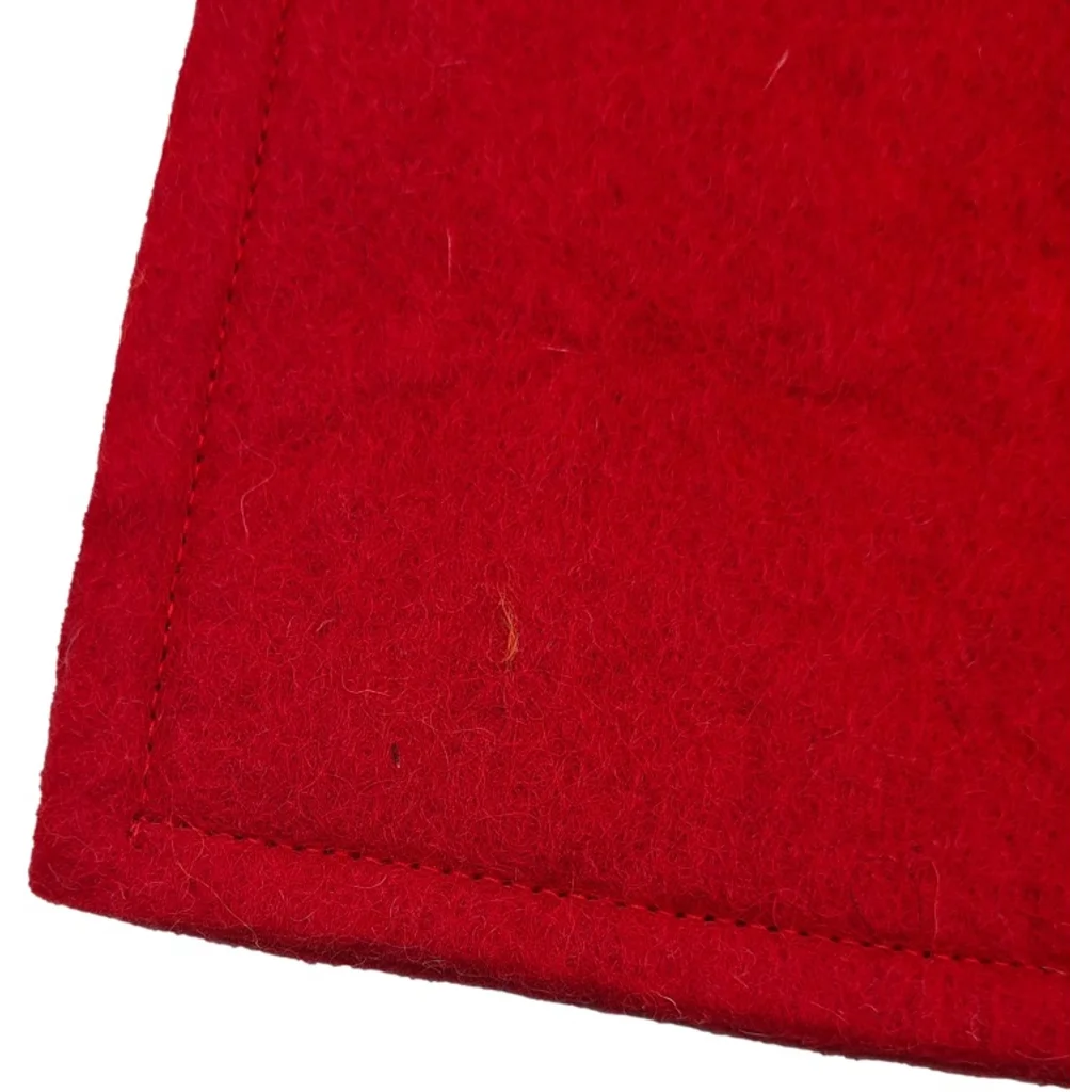 Filz Sitzkissen quadratisch in Rot von Frida Feeling Größe 35x35 cm