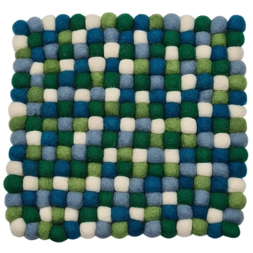 Filz Untersetzer quadratisch mit kleinen Kugeln in Creme+Grün+Hellblau+Petrol Creme+Grün+Blau+Blau Muster Bunt von Frida Feeling Größe 21x21 cm