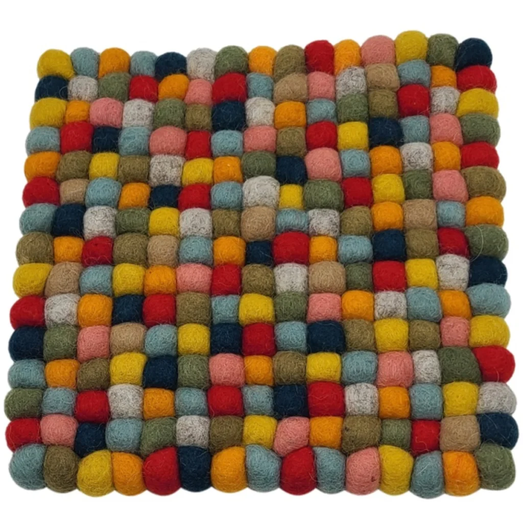 Filz Untersetzer quadratisch mit kleinen Kugeln in Rot+Orange+Gelb+Dunkelblau Rot+Orange+Gelb+Blau Muster Bunt von Frida Feeling Größe 21x21 cm