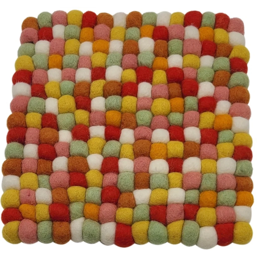 Filz Untersetzer quadratisch mit kleinen Kugeln in Rot+Orange+Gelb+Hellgrün Rot+Orange+Gelb+Grün Muster Bunt von Frida Feeling Größe 21x21 cm