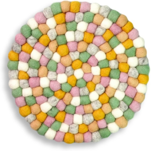 Filz Untersetzer rund mit kleinen Kugeln in Creme+Beige+Hellgrün+Rosa Creme+Beige+Grün+Rosa Muster Bunt von Frida Feeling Größe Ø 21 cm