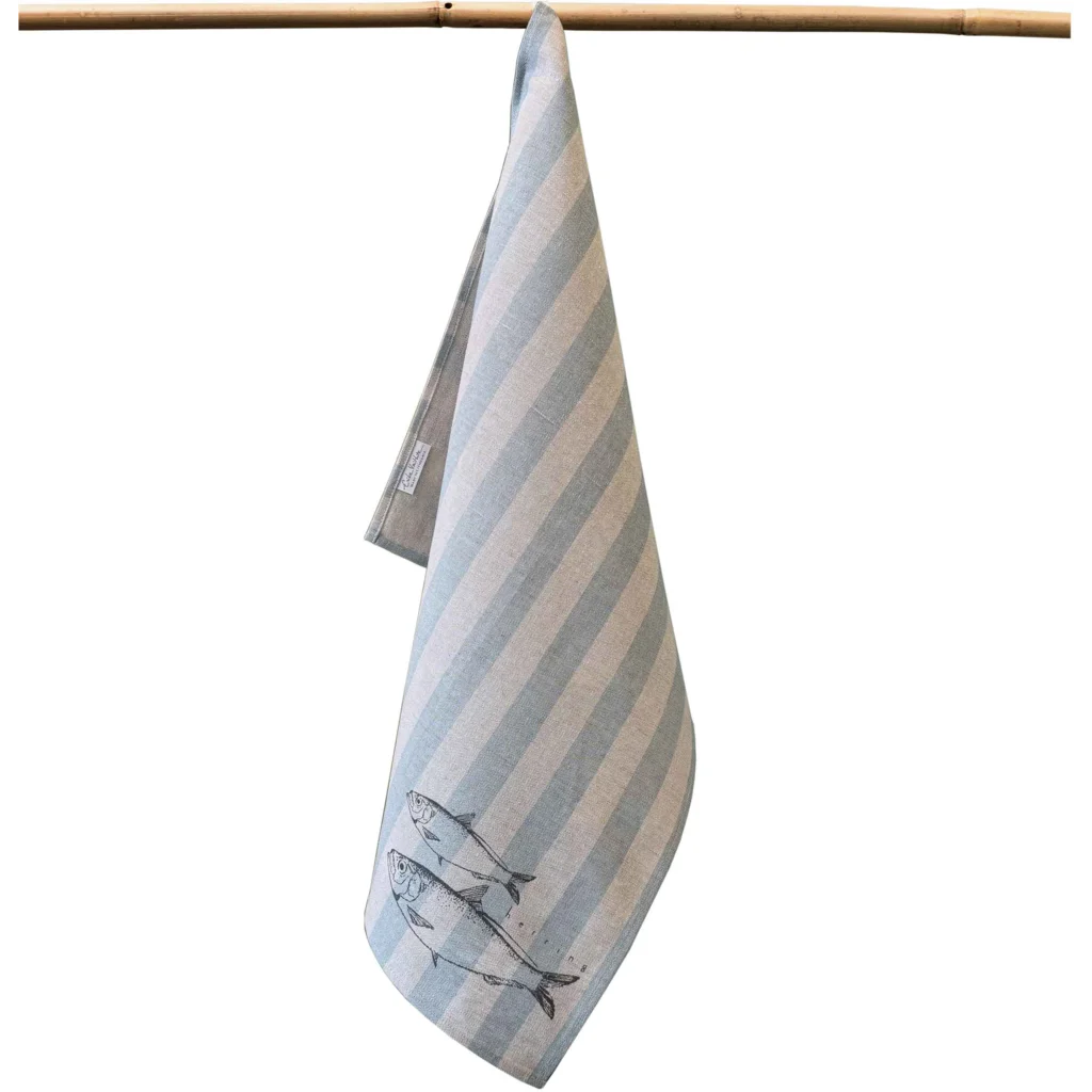 Halbleinen Geschirrtuch Fische 2er-Pack in Beige+Hellblau Beige+Blau Muster Streifen+ Fische von Erika Vaitkute Größe 47x70 cm