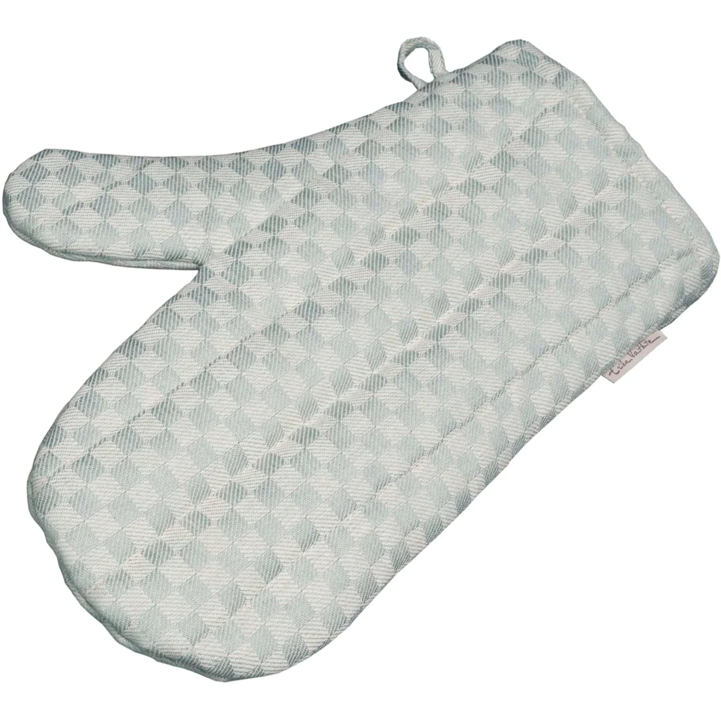 Halbleinen Ofenhandschuh Schachbrett 2er-Set in Mint Blau Muster Schachbrett von Erika Vaitkute Größe 15x30 cm