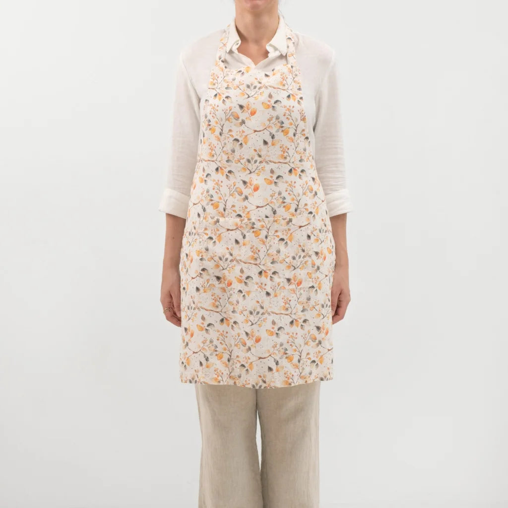 Leinen Alltagsschürze Blätter in Weiß+Orange+Grau Muster Blätter von Linen Tales Größe 54 cm breit+ 77 cm lang