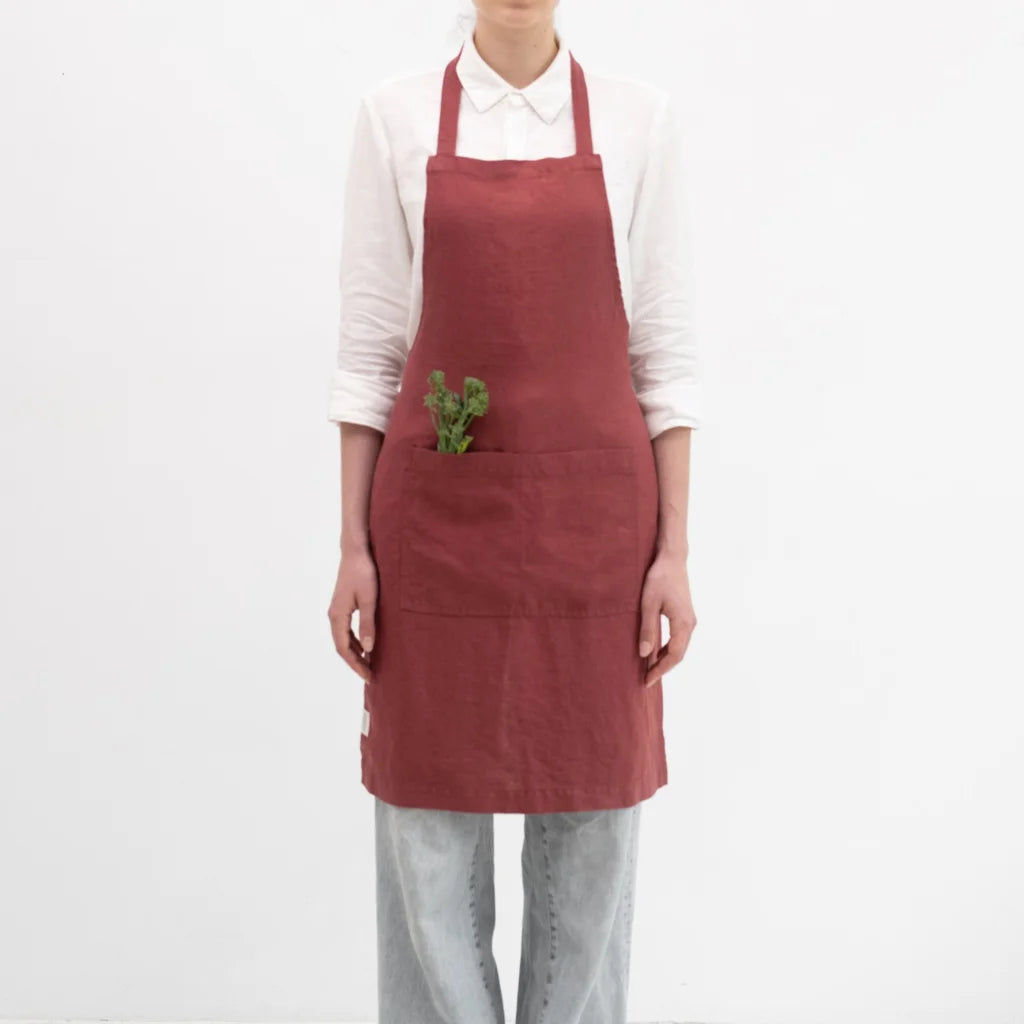 Leinen Alltagsschürze in Weinrot Rot von Linen Tales Größe 70 cm breit+ 82 cm lang