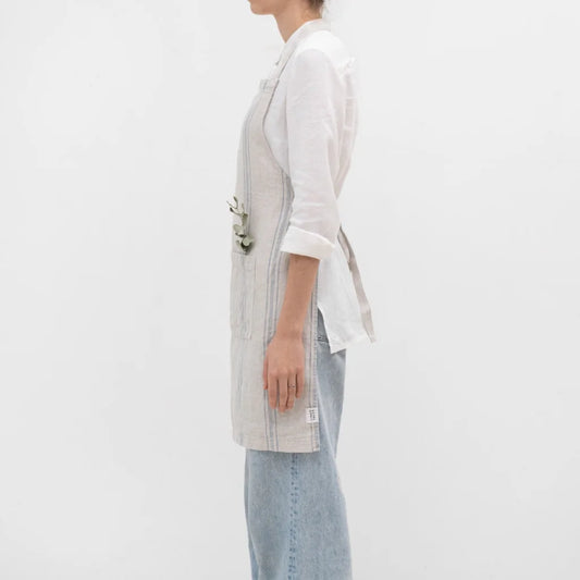 Leinen Alltagsschürze Streifen in Hellgrau+Blau Grau+Blau Muster Streifen von Linen Tales Größe 54 cm breit+ 77 cm lang