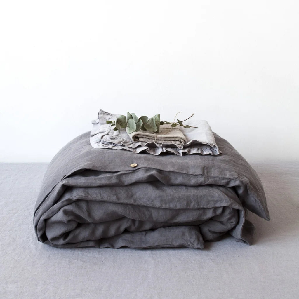Leinen Bettwäsche Bettbezug in Anthrazit Grau von Linen Tales Größe 155x220 cm