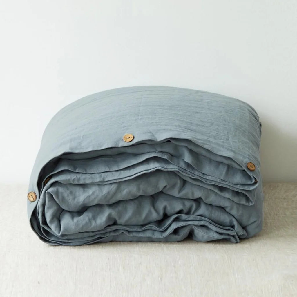 Leinen Bettwäsche Bettbezug in Taubenblau Blau von Linen Tales Größe 160x210 cm