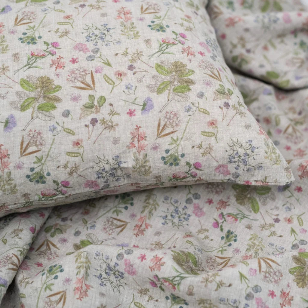 Leinen Bettwäsche Botanik Kissenbezug in Creme+Rosa+Grün+Braun Muster Botanik von Linen Tales Größe 40x40 cm
