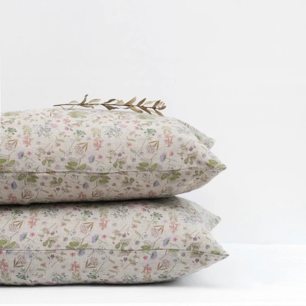 Leinen Bettwäsche Botanik Kissenbezug in Creme+Rosa+Grün+Braun Muster Botanik von Linen Tales Größe 50x70 cm