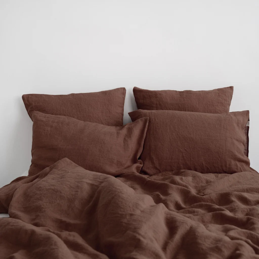 Leinen Bettwäsche Garnitur 3-teilig in Schokolade Braun von Linen Tales Größe 200x200 + 2x 50x70 cm