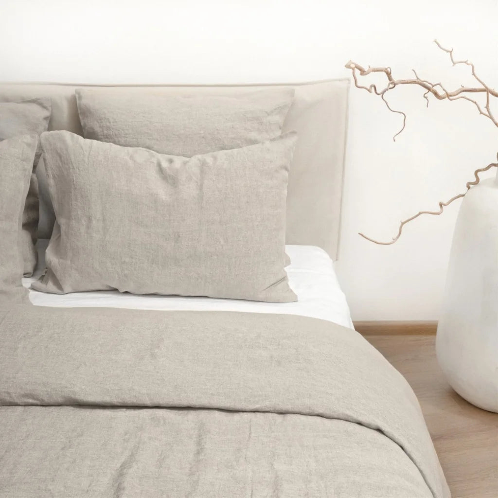 Leinen Bettwäsche Garnitur in Beige von Linen Tales Größe 135x200 + 40x80 cm