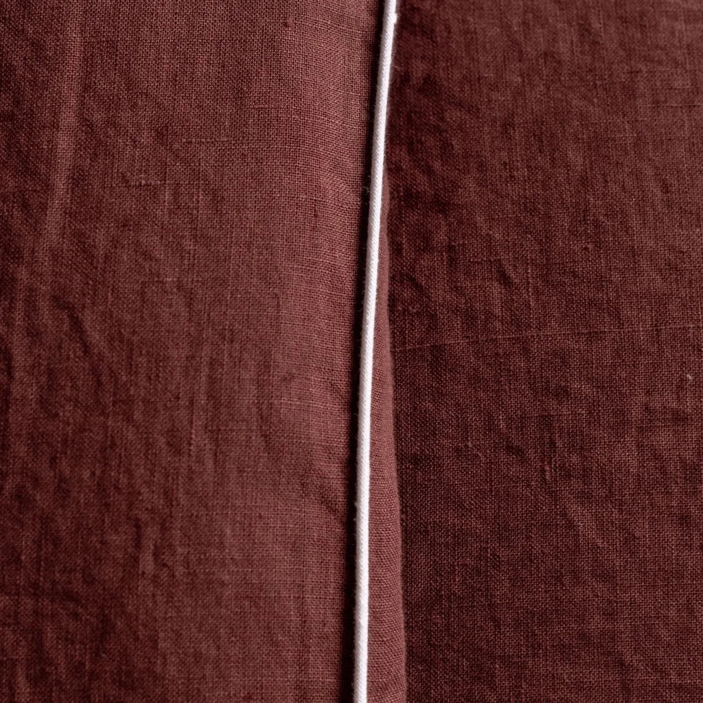 Leinen Bettwäsche mit Paspel Garnitur in Schokolade+Weiß Braun+Weiß von Linen Tales Größe 135x200 + 40x80 cm