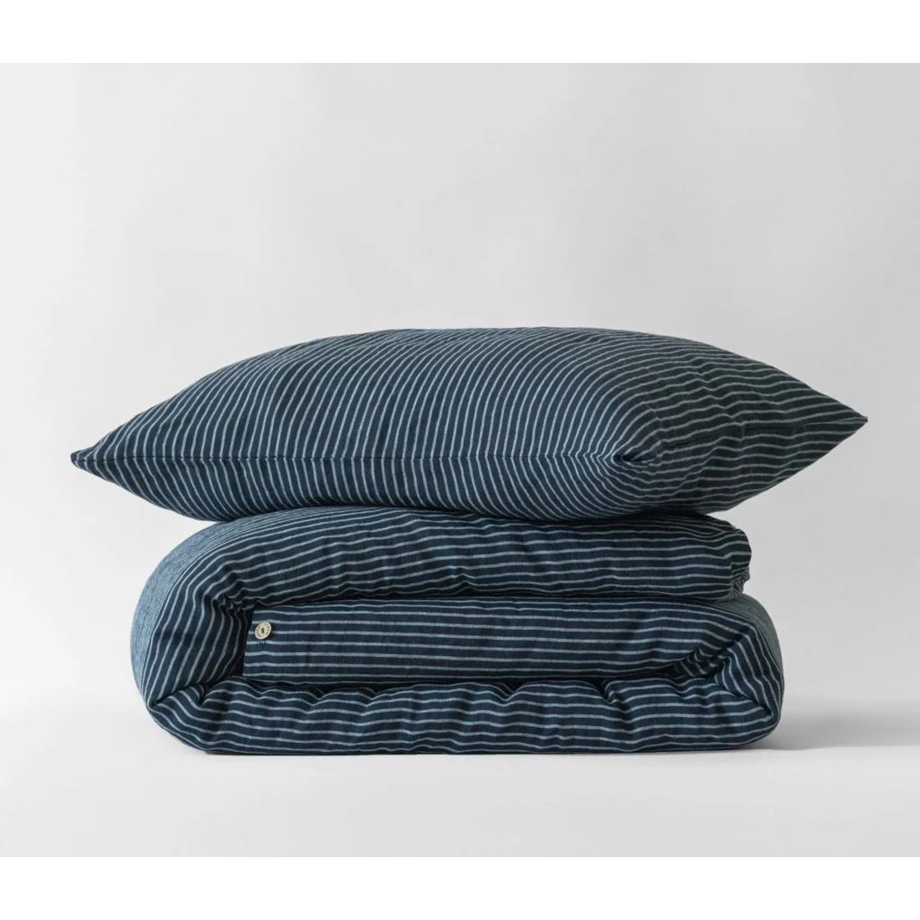 Leinen Bettwäsche Streifen Garnitur in Dunkelblau+Weiß Blau+Weiß Muster Streifen von Linen Tales Größe 150x210 + 50x60 cm