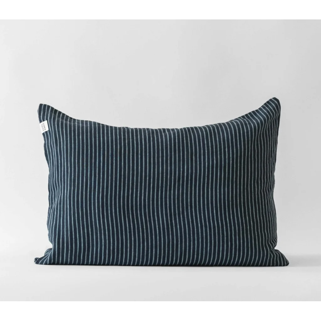 Leinen Bettwäsche Streifen Kissenbezug 2er-Pack in Dunkelblau+Weiß Blau+Weiß Muster Streifen von Linen Tales Größe 40x40 cm