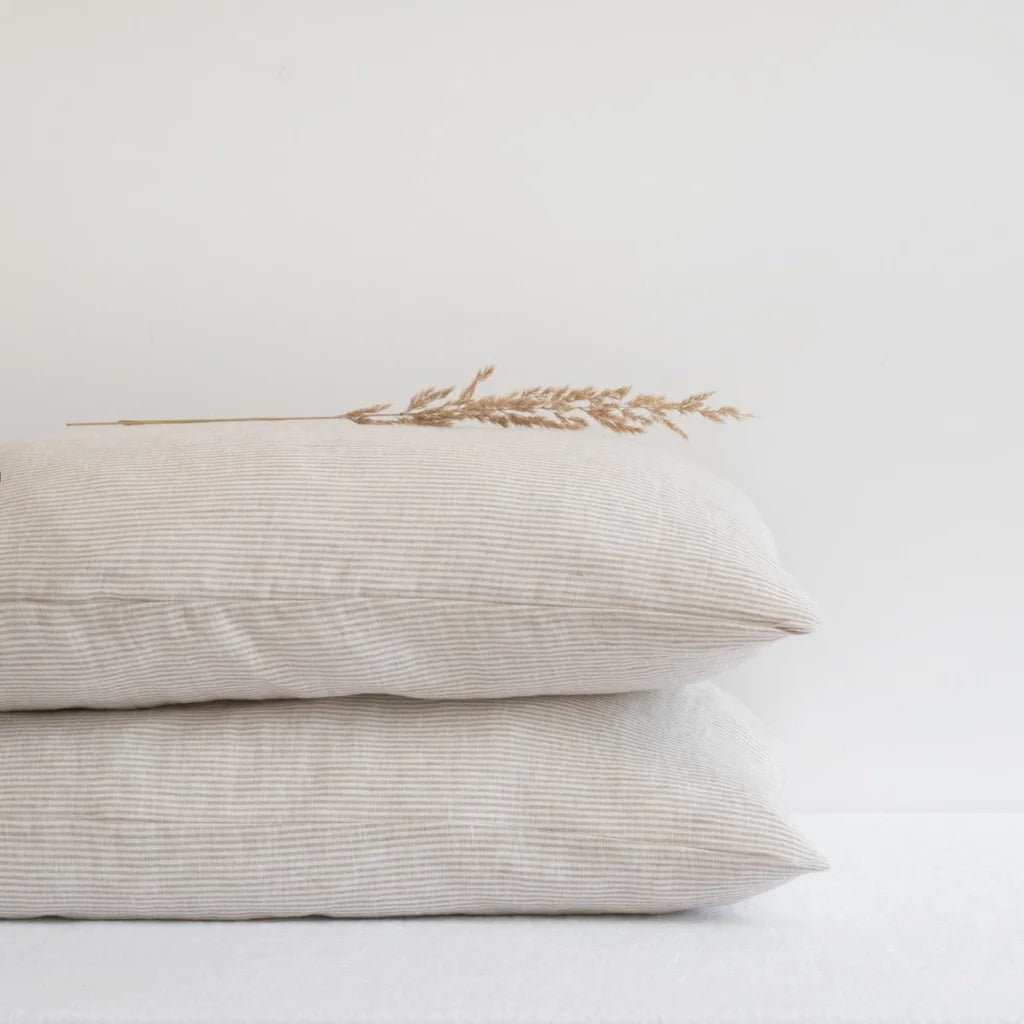 Leinen Bettwäsche Streifen Kissenbezug in Weiß+Creme Muster Streifen von Linen Tales Größe 40x80 cm