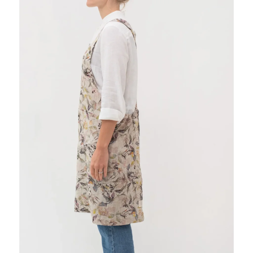 Leinen Crossback-Schürze Blumen in Creme+Flieder+Gelb Creme+Lila+Gelb Muster Blumen von Linen Tales Größe 94 cm breit+ 83 cm lang