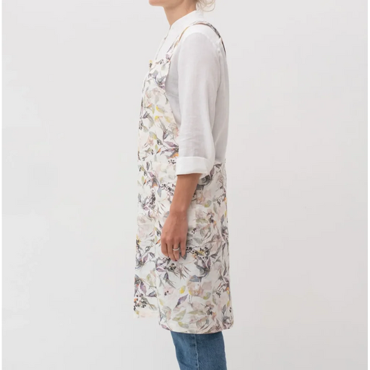 Leinen Crossback-Schürze Blumen in Weiß+Flieder+Gelb Weiß+Lila+Gelb Muster Blumen von Linen Tales Größe 94 cm breit+ 83 cm lang