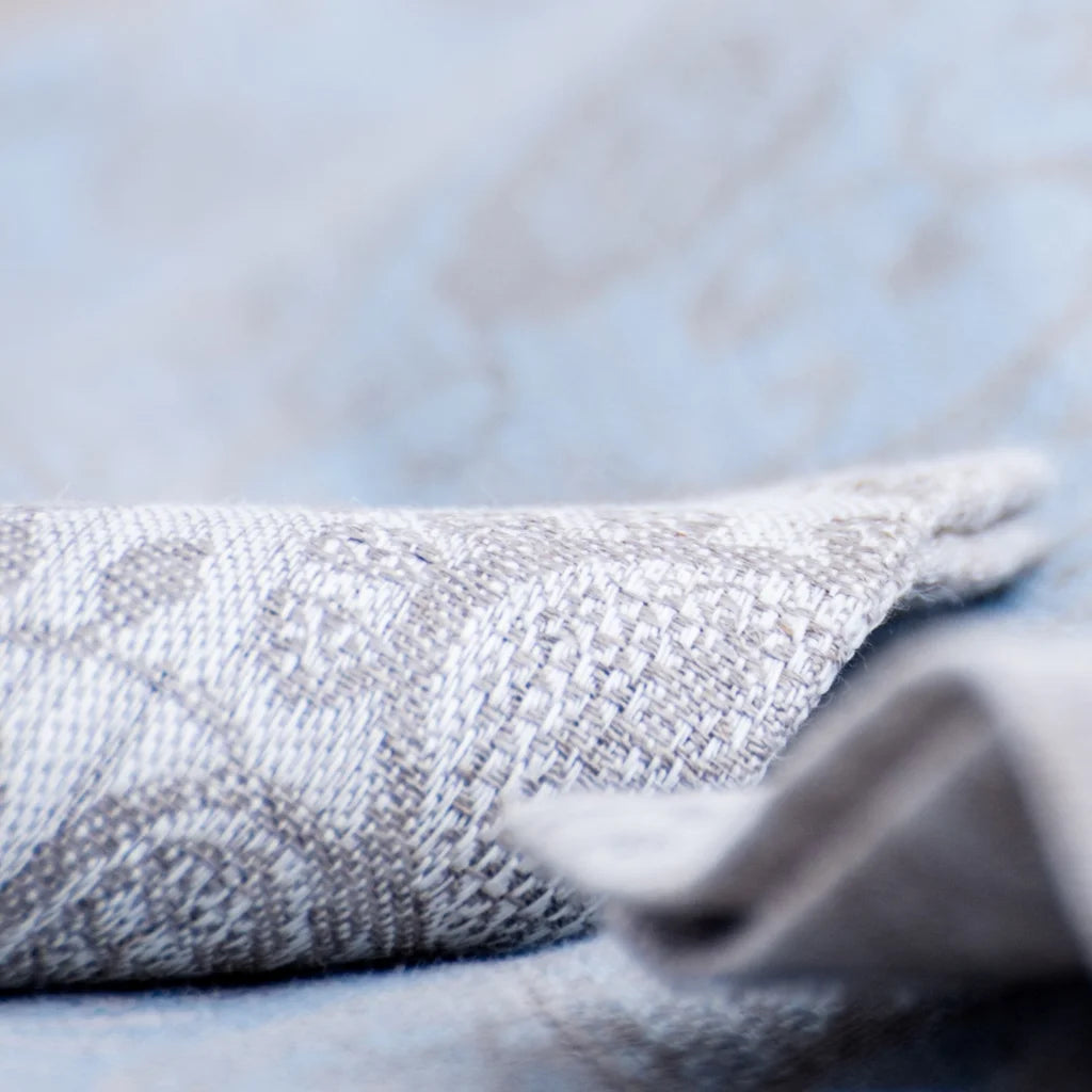 Leinen Jacquard Stoffserviette AGILA 6er-Pack in Hellblau Blau Muster Paisley von Erika Vaitkute Größe 42x42 cm