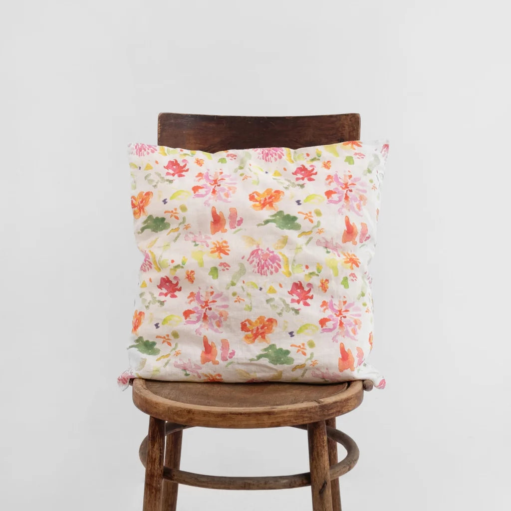 Leinen Kissenhülle Blumen in Weiß+Rosa+Orange+Grün Muster Blumen von Linen Tales Größe 40x40 cm
