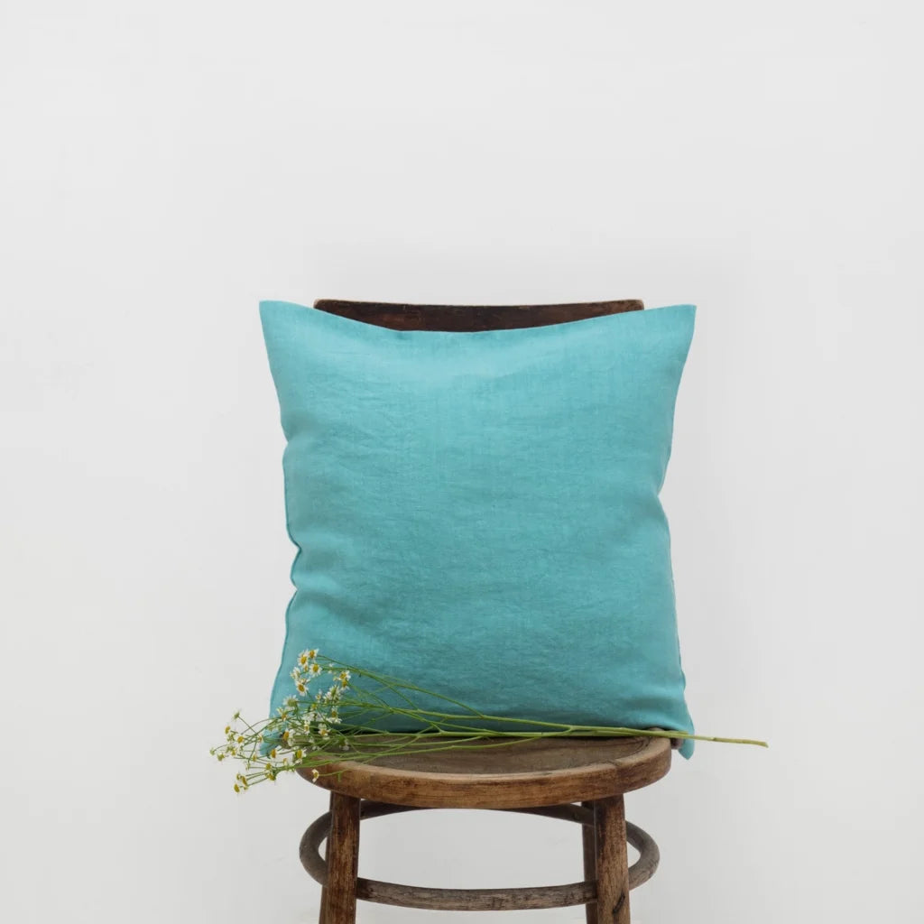 Leinen Kissenhülle in Atlantik Blau von Linen Tales Größe 40x40 cm