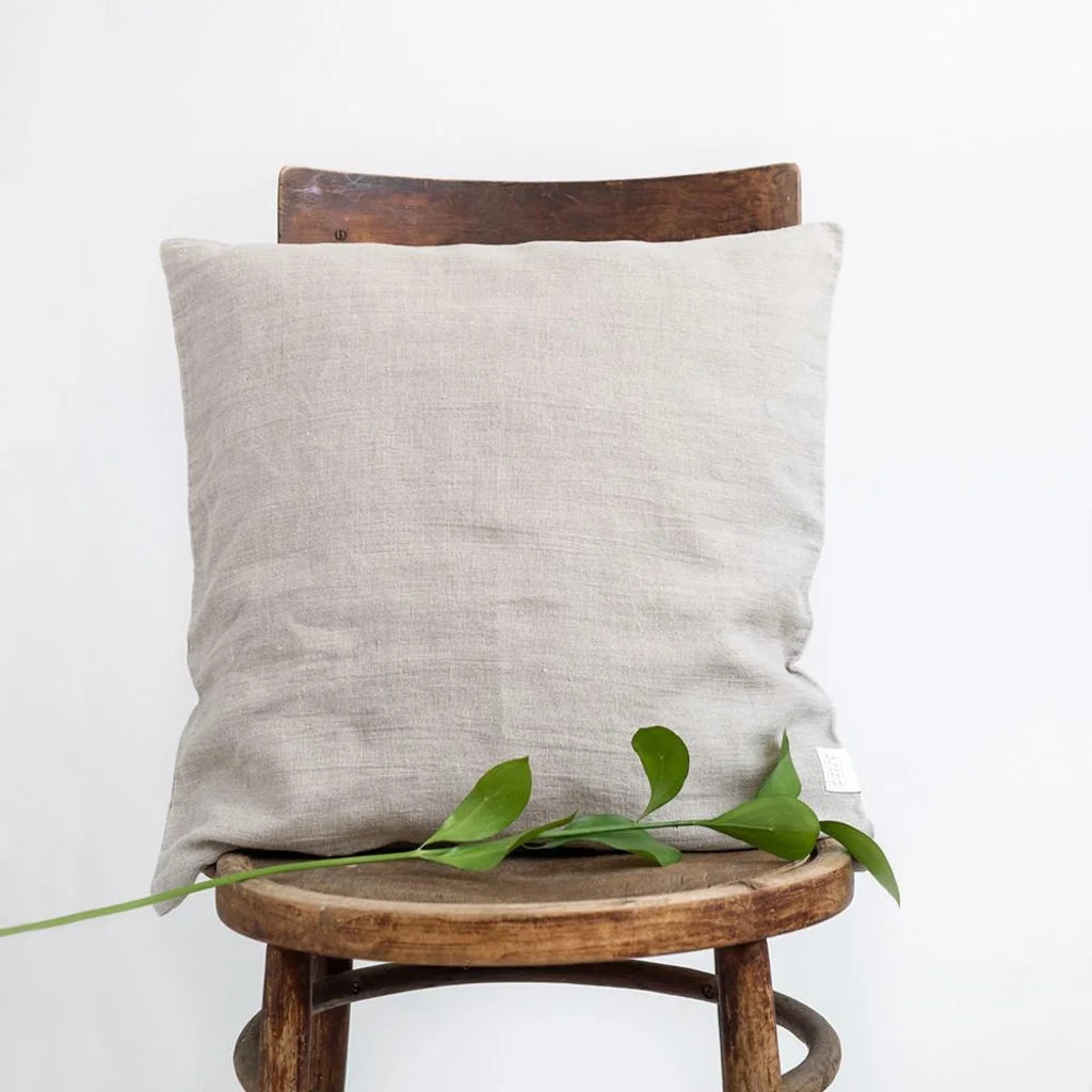 Leinen Kissenhülle in Beige von Linen Tales Größe 40x40 cm