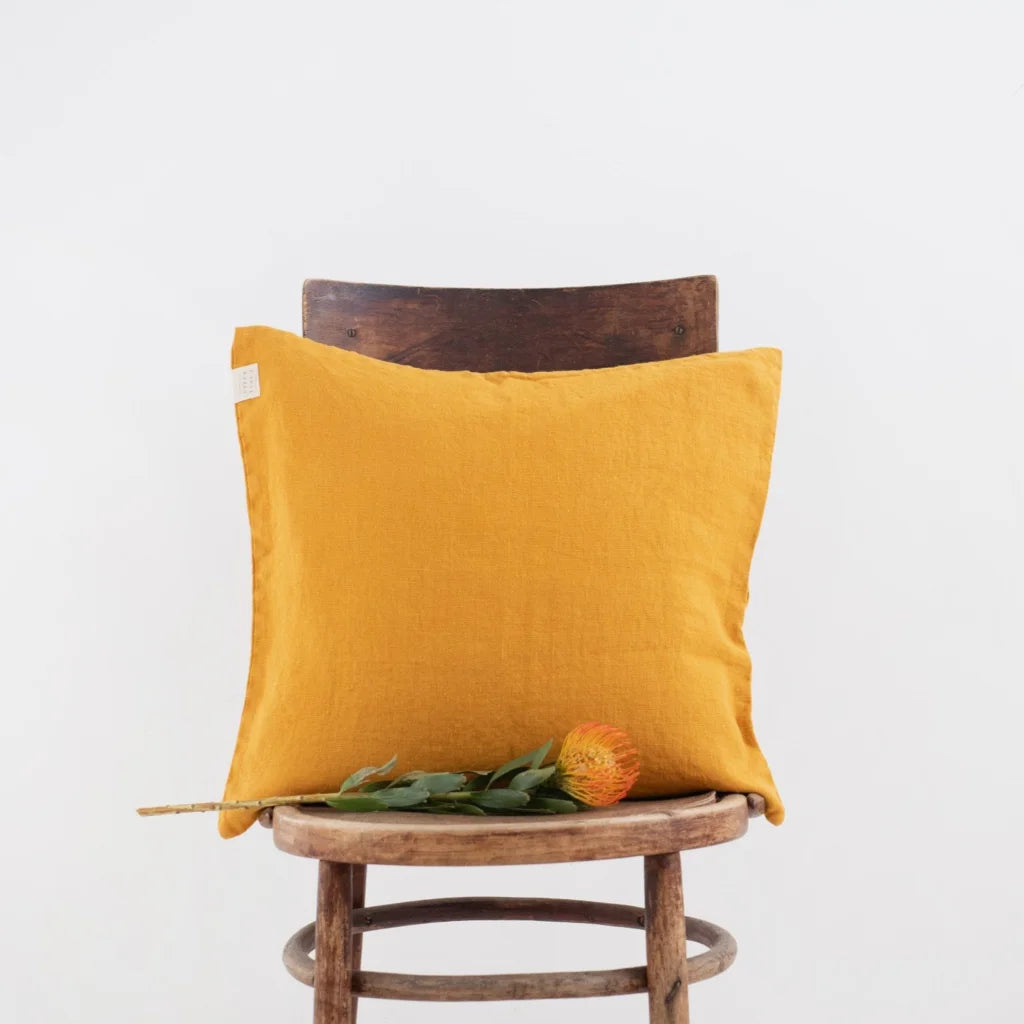 Leinen Kissenhülle in Orange von Linen Tales Größe 40x40 cm